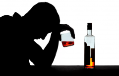 Признаки того, что у вас могут быть проблемы с алкоголем